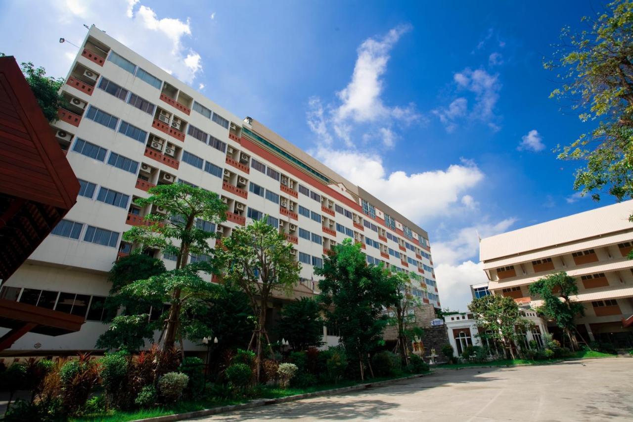 Jolly Suites & Spa Thapra กรุงเทพมหานคร ภายนอก รูปภาพ